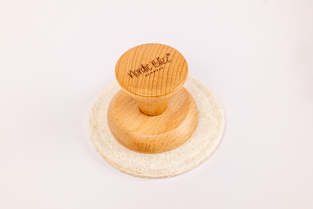 Loofah Body Scrubber With Short Wooden Handle