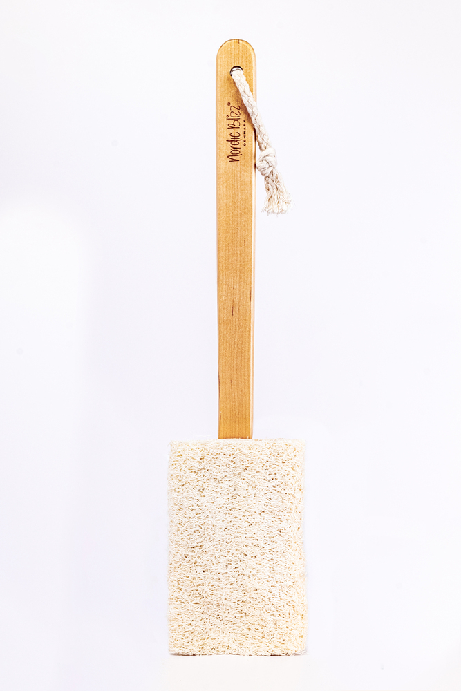 Detachable Squished Loofah Scrubber With Straight Wooden Handle