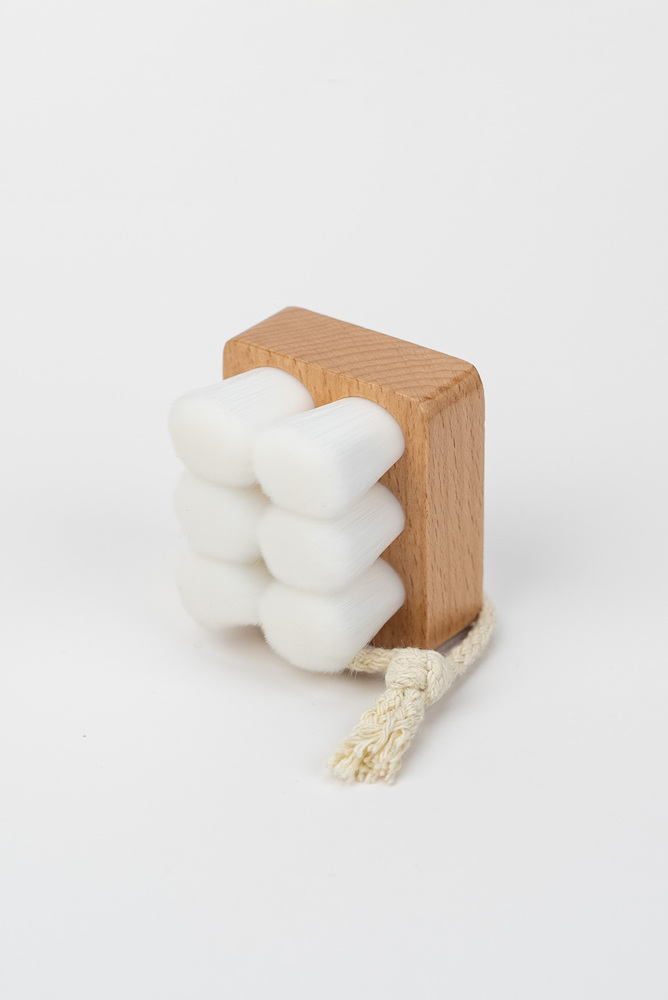 White Dot Facial Cleansing Brush